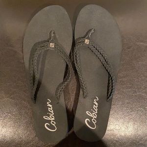 New Women’s Size 10 Cobian flip flops